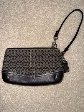 Vintage Coach Mini Signature Wristlet - Black/Grey Jacquard